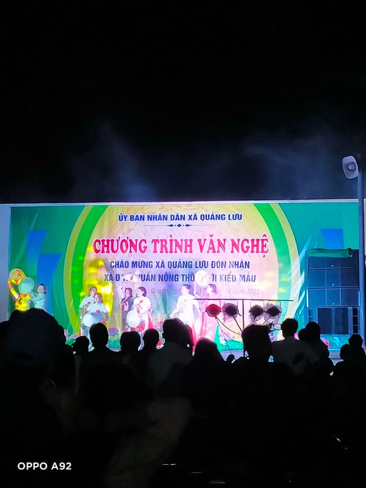 xã Quảng Lưu tổ chức đêm diễn văn nghệ quần chúng chào mừng xã đạt chuẩn nông thôn mới kiểu mẫu