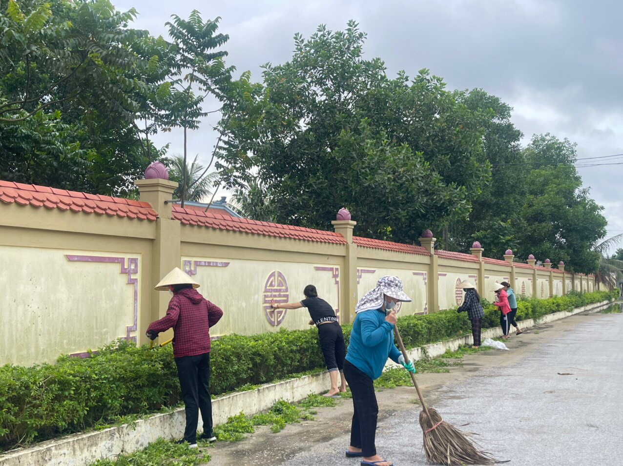 Hội phụ nữ xã Quảng Lưu chung tay xây dựng nông thôn mới kiểu mẫu tại thôn Giang Tây