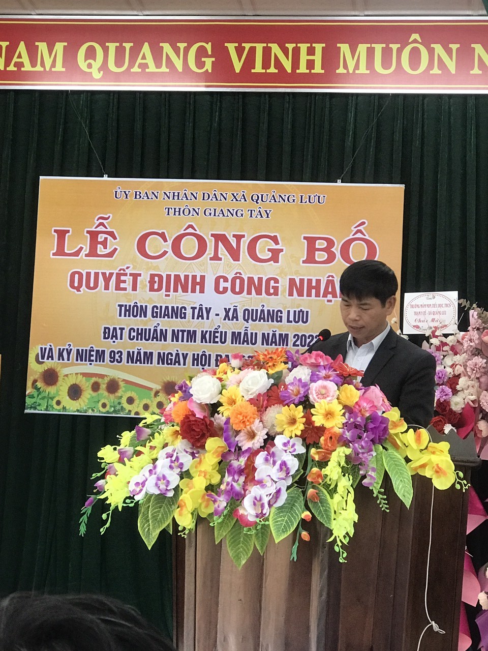 Thôn Giang Tây, xã Quảng Lưu tổ chức lễ công bố Quyết định công nhận thôn đạt chuẩn Nông thôn mới kiểu mẫu năm 2023 và kỳ niệm 93 năm ngày hội đại đoàn kết toàn dân tộc